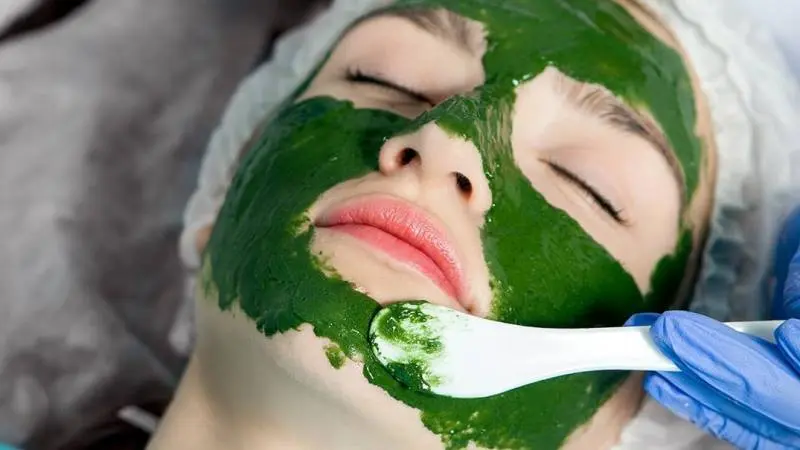 Manfaat Masker Spirulina: Mencerahkan Kulit dan Meningkatkan Kesehatan dengan Keajaiban Hijau